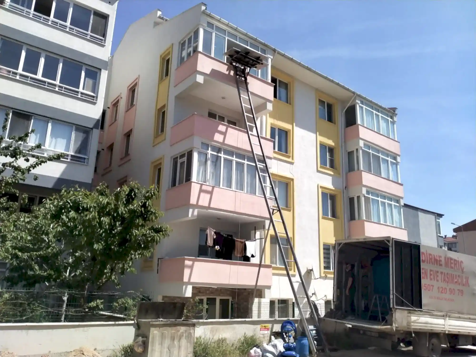 Mobilyalarınızı Özenle Paketliyoruz, Güvenli Taşımacılık İçin İdeal Çözüm